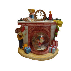 Vintage Christmas Holiday Snow Globe Santa Claus Dolls Mantel Clock Boy Gifts